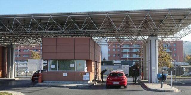 Θεσσαλονίκη: Να σκοτώσει τα παιδιά του αποπειράθηκε ο απόστρατος που κλειδώθηκε μαζί τους στο αυτοκίνητο
