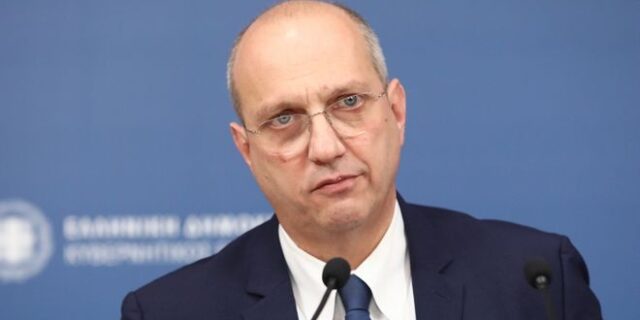 Οικονόμου: Βλέπουν φαντάσματα όσοι μιλούν για αποστασίες