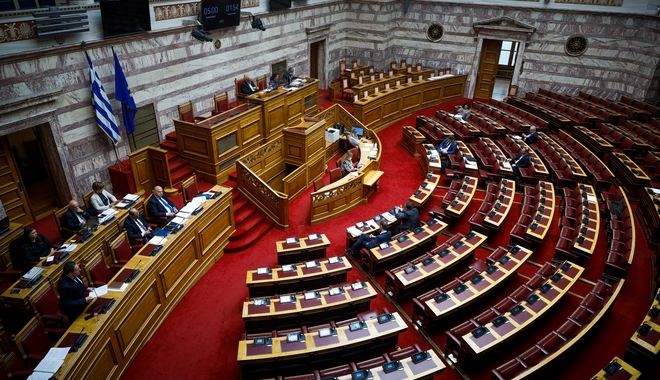 Βουλή: Ψηφίζεται η τροπολογία για το “μπλόκο” στο κόμμα Κασιδιάρη – LIVE ΕΙΚΟΝΑ