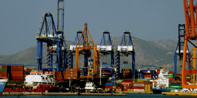 Πειραιάς: Κοκαΐνη εντοπίστηκε σε πλοίο με εμπορευματοκιβώτια – Μετέφερε μπανάνες