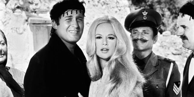 Με ένα νοσταλγικό βίντεο η Finos Film βουτάει στους παραδείσους των γυναικών του σινεμά