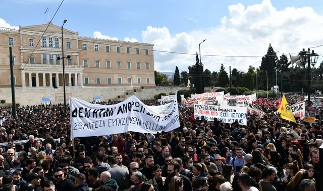 “Να αποδοθούν οι πραγματικές ευθύνες για τα Τέμπη” – Στους δρόμους μαζικά οι εργαζόμενοι