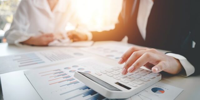 Εκπρόθεσμες Δηλώσεις Φόρου Εισοδήματος: Πότε θα “σβήνεται” το πρόστιμο των 100 ευρώ