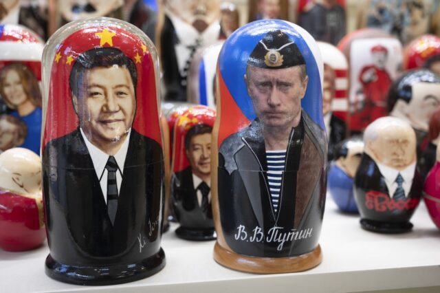 Γιατί αυξάνεται η παγκόσμια επιρροή του Πούτιν και πού αποτυγχάνει η Δύση