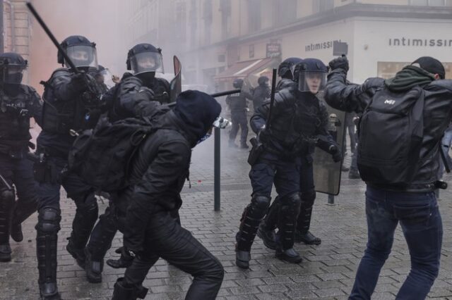 Γαλλία: Εκατοντάδες ψαράδες διαδήλωσαν στη Ρεν – Άγρια επεισόδια με την αστυνομία