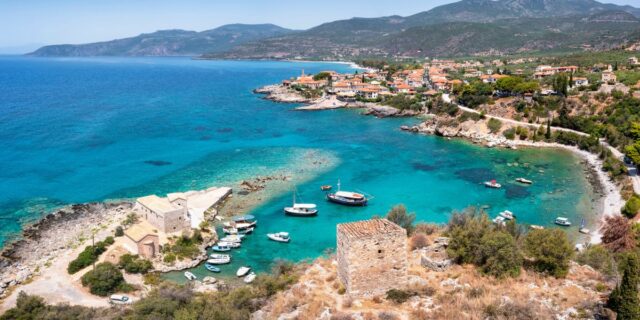 Roadtrip series στη Νότια Πελοππόνησο: 5 στάσεις που αξίζει να κάνεις άνοιξη και Πάσχα