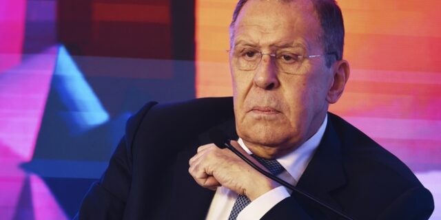 Λαβρόφ: Ξέσπασαν σε γέλια οι ακροατές όταν είπε ότι οι Ουκρανοί ξεκίνησαν τον πόλεμο