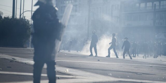ΣΥΡΙΖΑ: “Η μόνη απάντηση που πήραν οι διαδηλωτές από την κυβέρνηση ήταν προπηλακισμοί και δακρυγόνα”