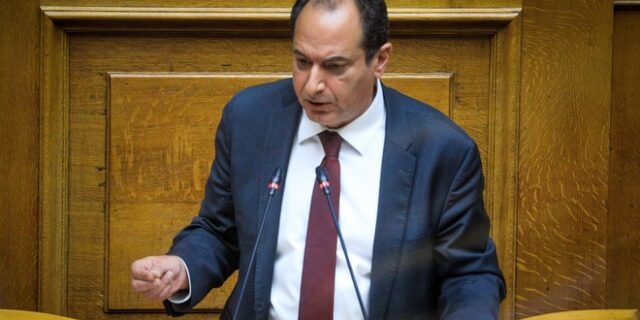 Σπίρτζης: Άμεσες απαντήσεις από την κυβέρνηση στις καταγγελίες του πρώην αρχηγού της ΕΛ.ΑΣ.