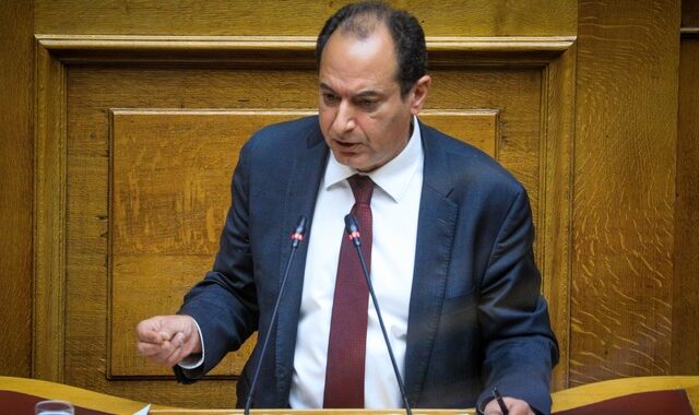 Σπίρτζης: “Κατάσκοπος διέφυγε από τη χώρα μας και η ΕΥΠ Μητσοτάκη πανηγυρίζει”