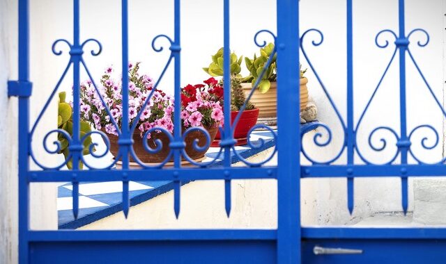 Σαλαμίνα ή Αίγινα; Ποια νησιά κοντά στην Αθήνα προσφέρουν ευκαιρίες για αγορά ή ενοικίαση κατοικίας