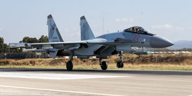 Ρωσικό μαχητικό SU-35 σηκώθηκε να αναχαιτίσει δύο αμερικανικά βομβαρδιστικά πάνω από τη Βαλτική