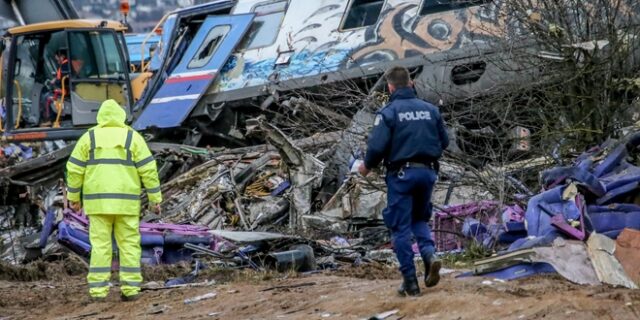 Τέμπη: Ταυτοποιήθηκαν 32 θύματα της τραγωδίας – Στους 57 οι νεκροί