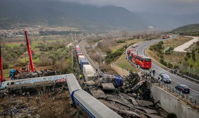 Σύγκρουση τρένων στα Τέμπη: Εξετάζεται ως ύποπτος ο σταθμάρχης – Κατέθεσαν ήδη τρία άτομα