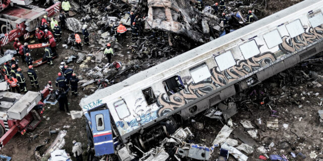 Τι συνέβη στα Τέμπη; Η ανατομία της τραγωδίας σε 5’