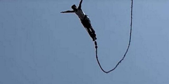 Ταϊλάνδη: Τουρίστας έκανε bungee jumping και κόπηκε το σχοινί
