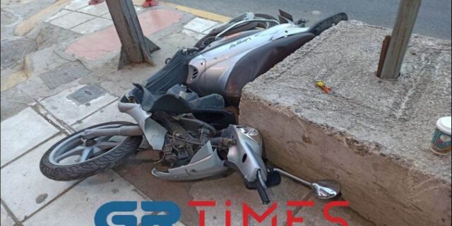 Θεσσαλονίκη: Σοβαρό τροχαίο από σύγκρουση λεωφορείου με δίκυκλο-Δύο τραυματίες, ο ένας διασωληνωμένος