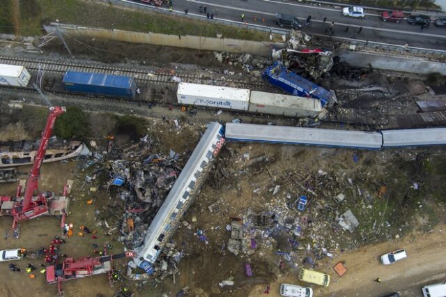 Λέκκας: “Για 3 δευτερόλεπτα δεν σκοτώθηκαν όλοι οι επιβάτες” – Το φαινόμενο φούρνου και φυσαρμόνικας