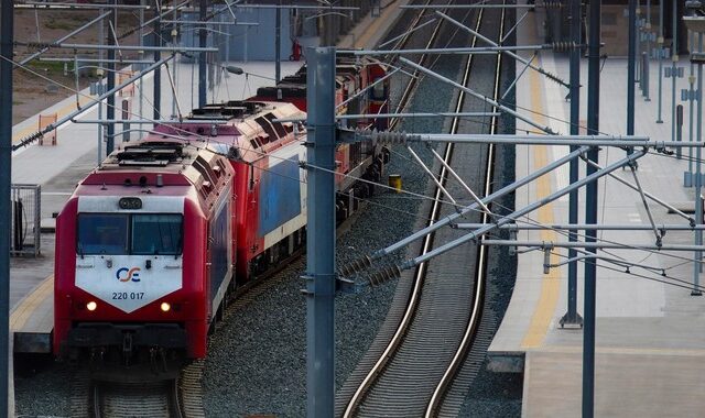 Μετ’ εμποδίων η επανεκκίνηση του σιδηροδρόμου – Κόπηκαν δρομολόγια για λόγους ασφαλείας