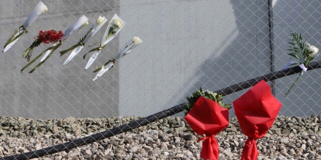 Τέμπη: Συγκινητικές στιγμές στην κηδεία του Βάιου Βλάχου – Εκεί και το σκυλάκι του που επέζησε από το δυστύχημα