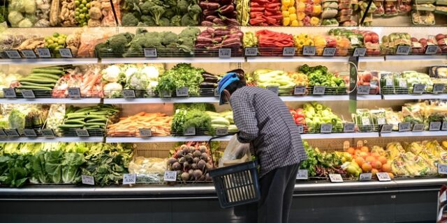 Πληθωρισμός: Στο 2,7% με τις τιμές τροφίμων να καλπάζουν