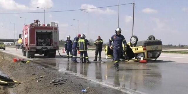 Θεσσαλονίκη: Τούμπαρε αυτοκίνητο κοντά στη Σίνδο – Τραυματίστηκε ένα άτομο