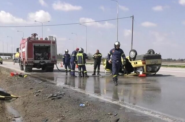 Θεσσαλονίκη: Τούμπαρε αυτοκίνητο κοντά στη Σίνδο – Τραυματίστηκε ένα άτομο