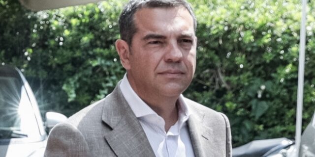 Ο Αλέξης Τσίπρας μεταβαίνει στο σημείο του δυστυχήματος στα Τέμπη