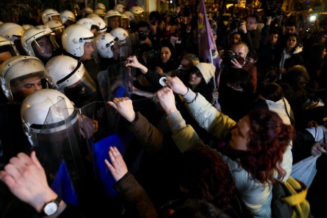 Τουρκία: Σπρέι πιπεριού κατά διαδηλωτριών για την Παγκόσμια Ημέρα της Γυναίκας