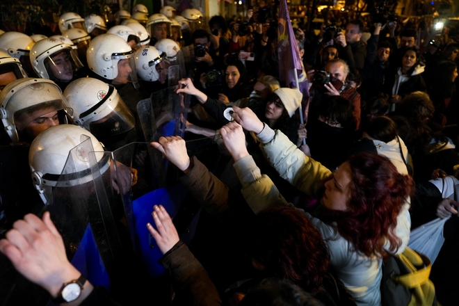 Τουρκία: Σπρέι πιπεριού κατά διαδηλωτριών για την Παγκόσμια Ημέρα της Γυναίκας