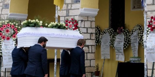 Τέμπη: Θρήνος και οδύνη στην κηδεία της 42χρονης Βάγιας από τον Τύρναβο