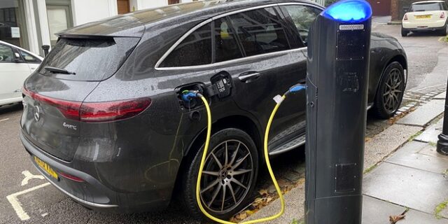 Ευρωπαϊκή Ένωση: Συμφωνία για περισσότερους σταθμούς ηλεκτρικών οχημάτων και εναλλακτικών καυσίμων