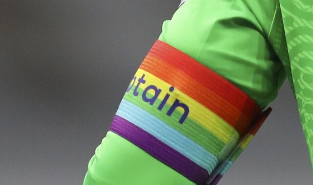 Η FIFA απαγόρευσε στην εθνική γυναικών της Γερμανίας να φορέσει το περιβραχιόνιο με το ουράνιο τόξο στο Παγκόσμιο πρωτάθλημα