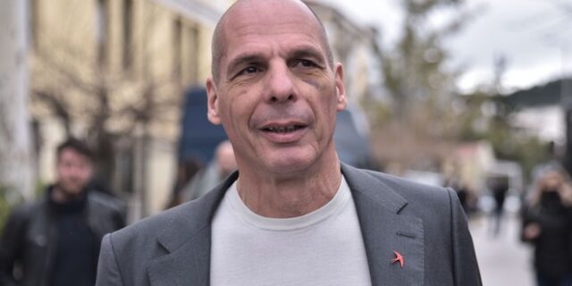 Βαρουφάκης: “Ήταν ηλιθιότητα ότι μπήκαμε στην ευρωζώνη – Έχει μεγάλο κόστος να βγεις”