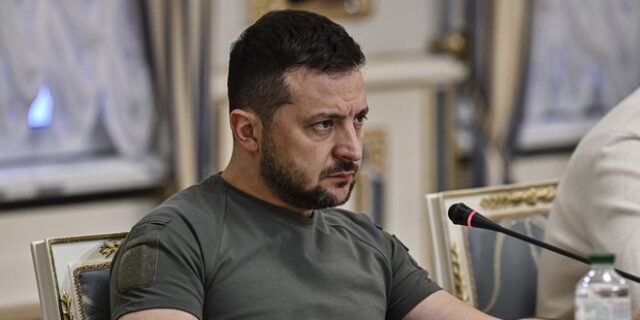 Ζελένσκι: “Διατηρούμε υπό έλεγχο όλα τα μέτωπα”