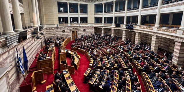 Μόνο με τις ψήφους της ΝΔ ψηφίστηκε το νομοσχέδιο γα το νερό