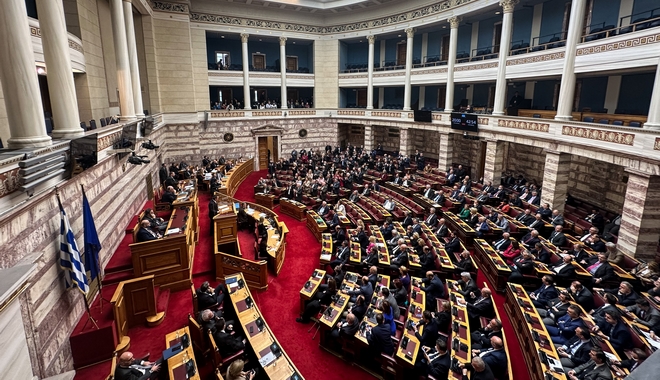Στη Βουλή εντός των ημερών η αντιπαράθεση για την τραγωδία στα Τέμπη