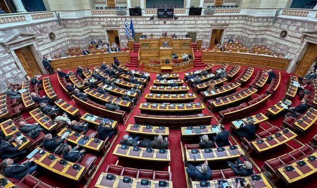 ΣΥΡΙΖΑ: Αναφορά στη Βουλή για τα ΚΤΕΛ – “Οι διπλές βάρδιες συνιστούν δημόσιο κίνδυνο”