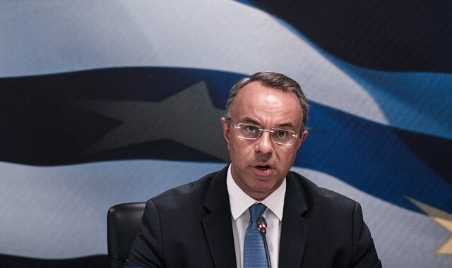 “Δημοσιονομικό μάζεμα” και πρωτογενή πλεονάσματα – Έρχεται “σκληρό” παζάρι με τους θεσμούς