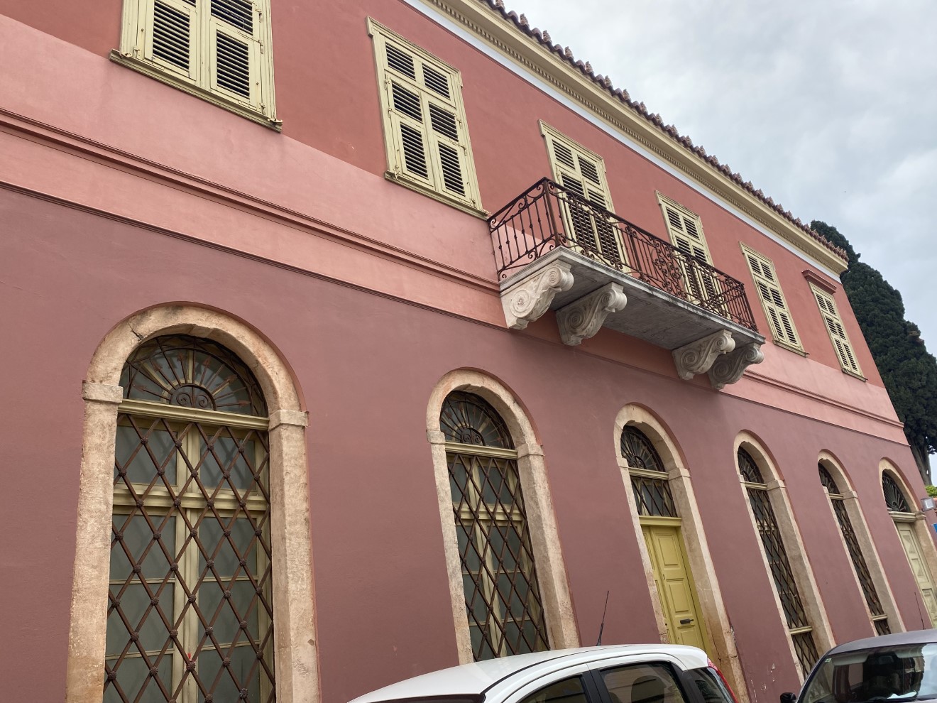 Ποια ιστορικά κτήρια της Πλάκας “ζωντανεύουν” – Από την οικία Κοκοβίκου μέχρι το Μουσείο Ελύτη