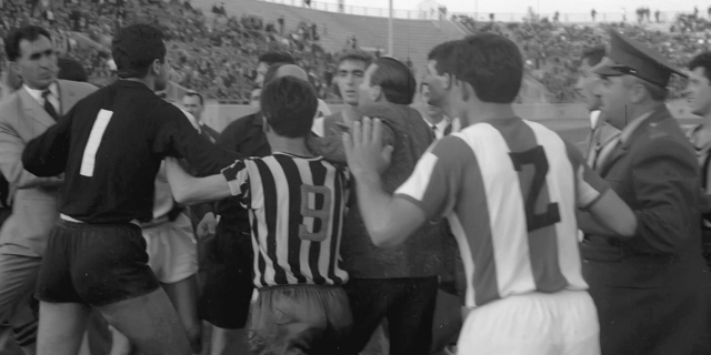 Το Κύπελλο Πάσχα μια ποδοσφαιρική ιστορία εξουσίας και ενίοτε αρκετού ξύλου