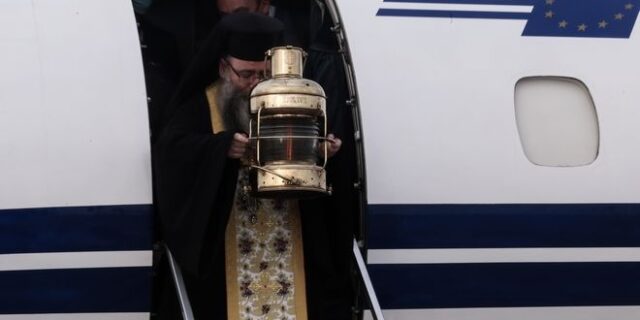 SKY Express: Μεταφέρει το Άγιο Φως στους Έλληνες – Το πρόγραμμα των δρομολογίων