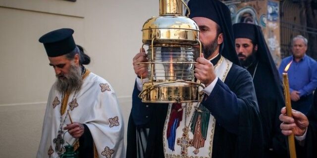 Άγιο Φως: Με ειδική πτήση της AEGEAN από τα Ιεροσόλυμα στην Αθήνα