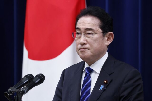 Ιαπωνία: Ο πρωθυπουργός διώχνει τον γιο του από γραμματέα του λόγω “ανάρμοστης συμπεριφοράς”