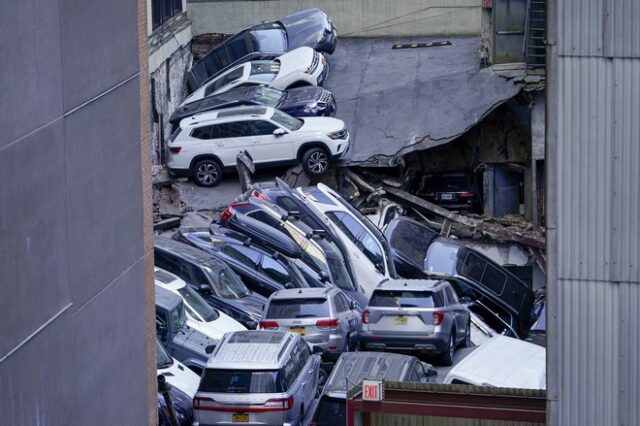 ΗΠΑ: Ο αριθμός των αυτοκινήτων και η παλαιότητα του κτιρίου τα πιθανά αίτια για την κατάρρευση του πάρκινγκ στη Νέα Υόρκη