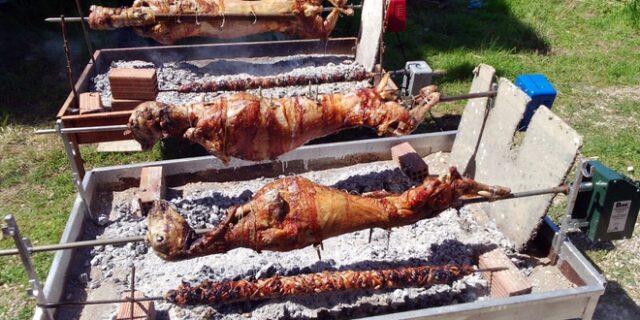 Οβελίας: Μυστικά, συνταγές και συμβολισμοί του πρωταγωνιστή του πασχαλινού τραπεζιού