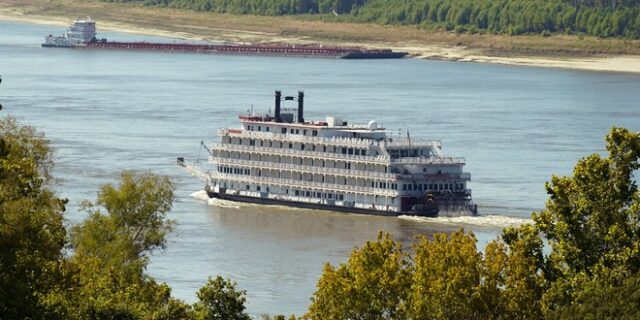 Βρετανία: Σε φορτηγίδα θα μεταφρθούν 500 αιτούντες άσυλο με κυβερνητική απόφαση