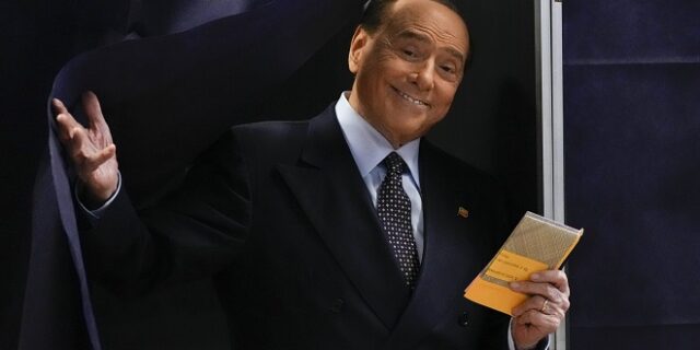 Μπερλουσκόνι: Βγήκε από την Εντατική μετά από 12 ημέρες