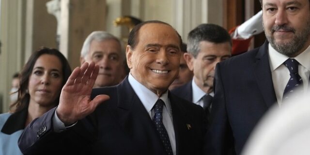 Μπερλουσκόνι: Εξιτήριο για τον “Καβαλιέρε” μέσα στις επόμενες ημέρες