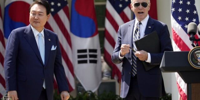 Ιστορική απόφαση: Οι ΗΠΑ στέλνουν πυροκίνητα υποβρύχια στη Νότια Κορέα